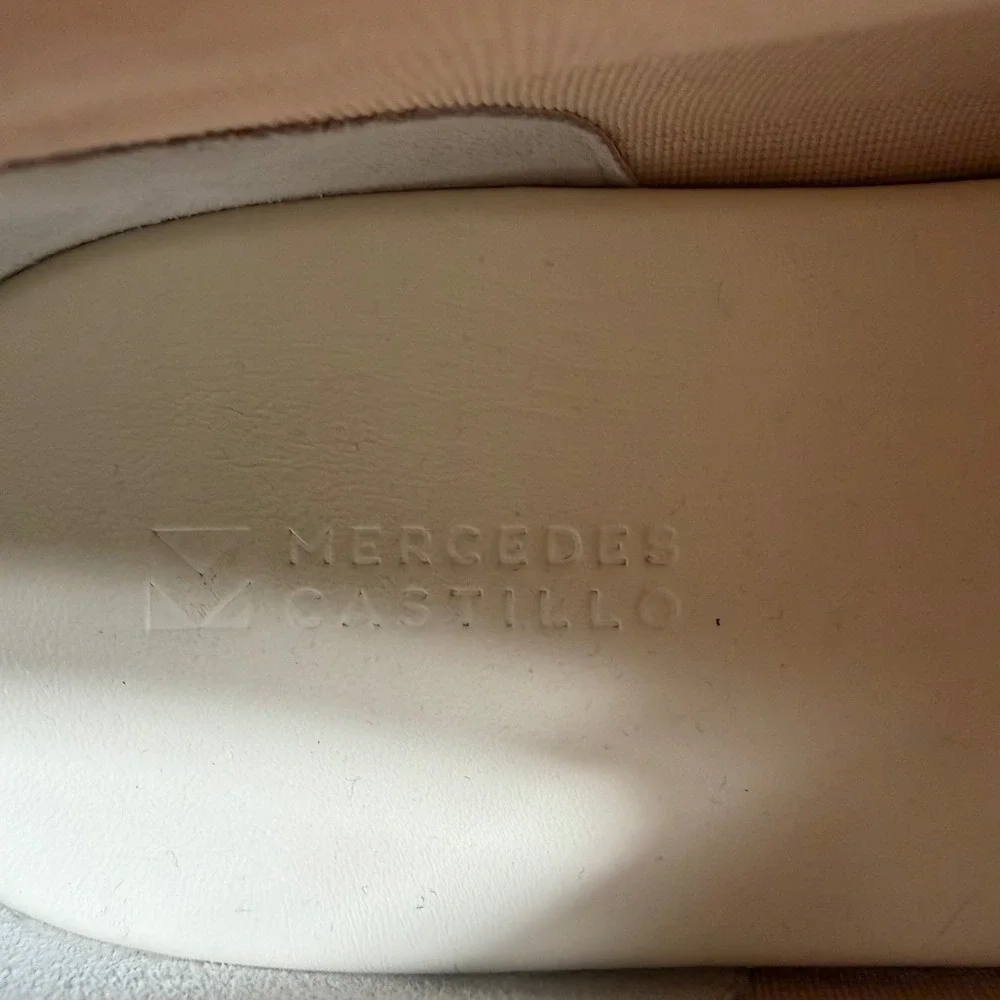 Mercedes‎ Castillo Thana Beige Stretch Slip On VCut Sneakers Brazil WMN 9.5 39.5